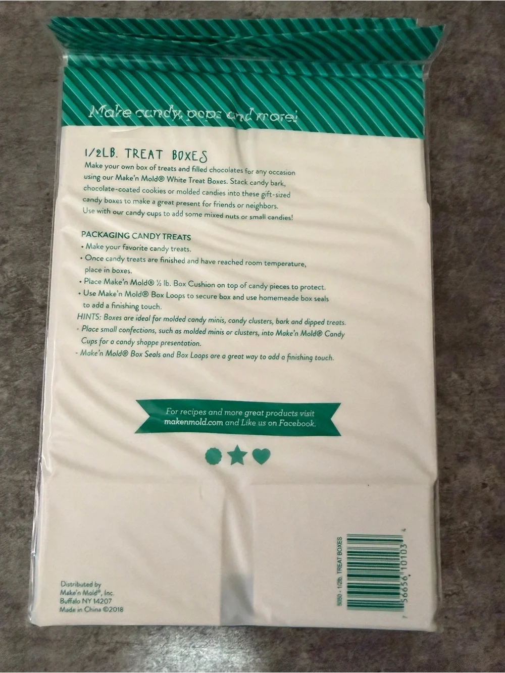 Holiday treat box bundle by Make N’ Mold- New!